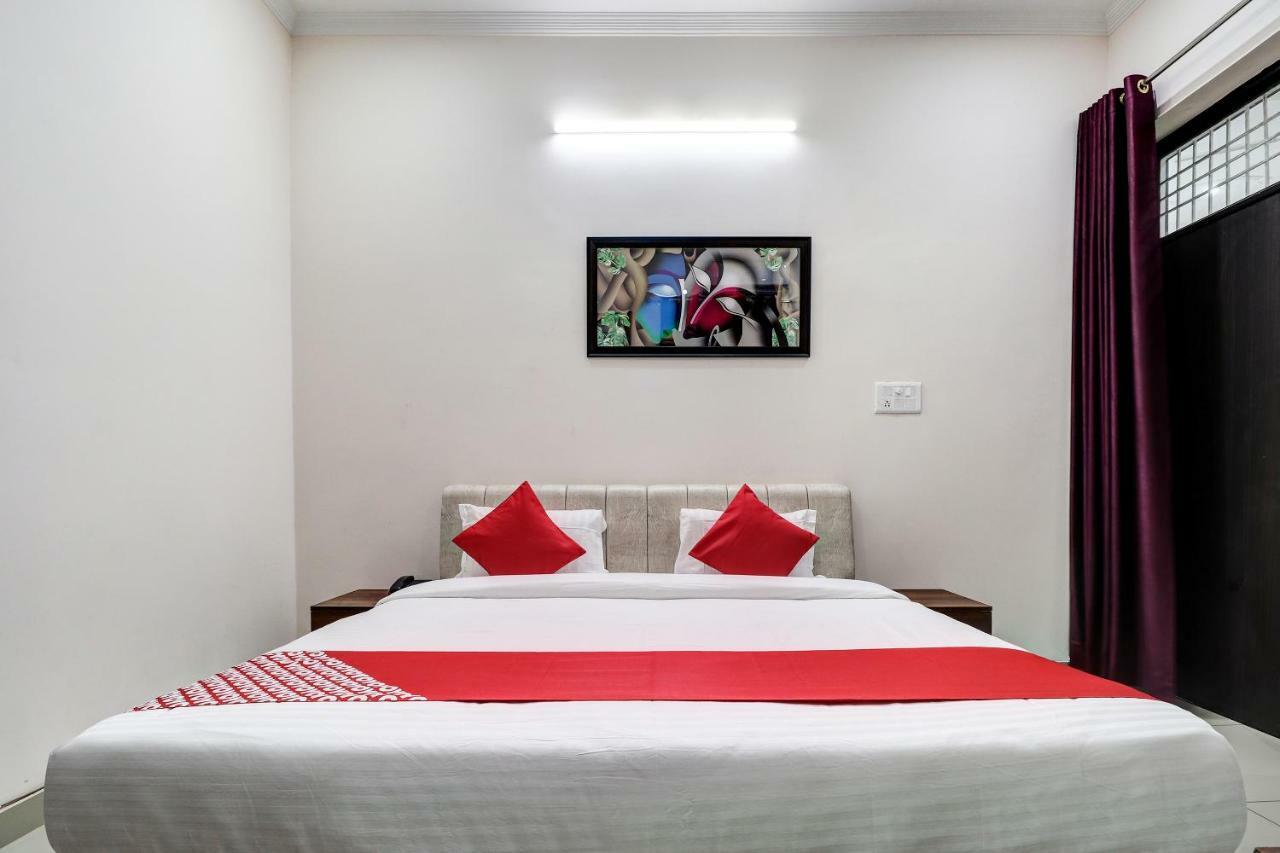 لاكناو Oyo 38208 Hotel Prakash Kunj المظهر الخارجي الصورة