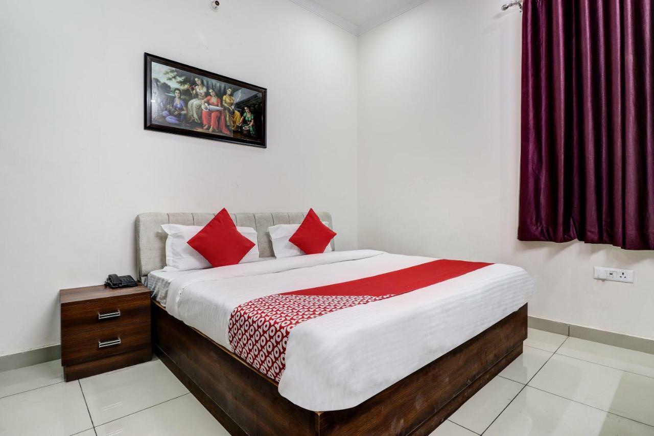لاكناو Oyo 38208 Hotel Prakash Kunj المظهر الخارجي الصورة